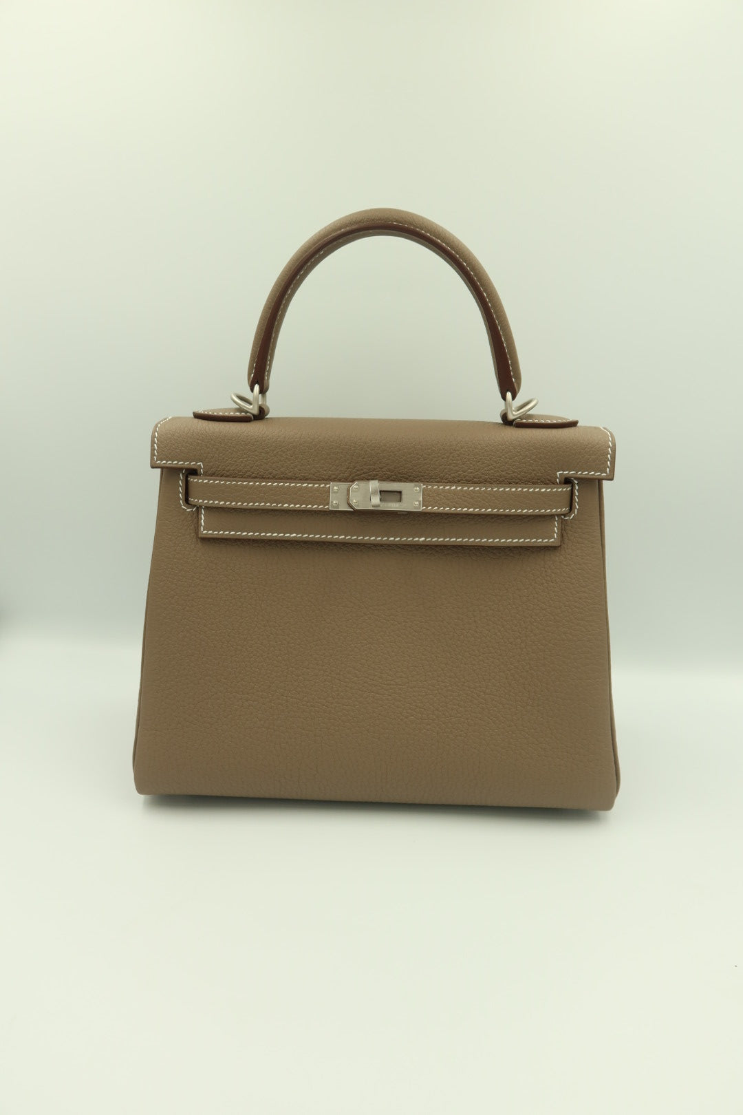 KELLY 25 RETOURNE IN ETOUPE TOGO LEATHER PHW HERMES
