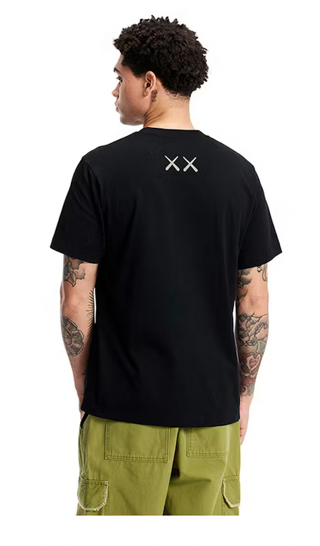 CAMISETA KAWS ESTAMPADA COLOR BLACK